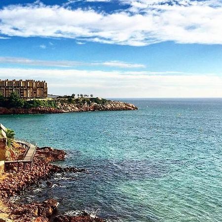 Renovado Apartamento En Zona Residencial A Pasos Del Mar Салоу Екстер'єр фото