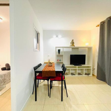 Renovado Apartamento En Zona Residencial A Pasos Del Mar Салоу Екстер'єр фото