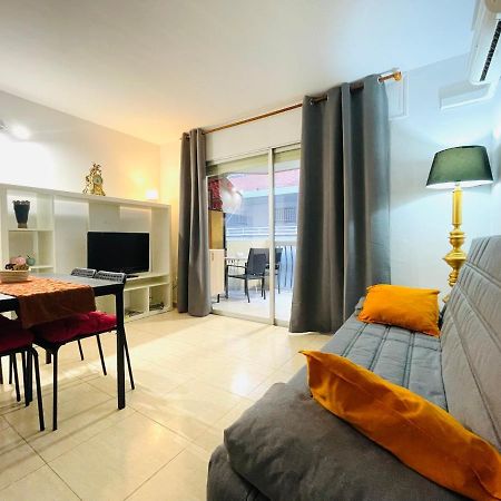 Renovado Apartamento En Zona Residencial A Pasos Del Mar Салоу Екстер'єр фото