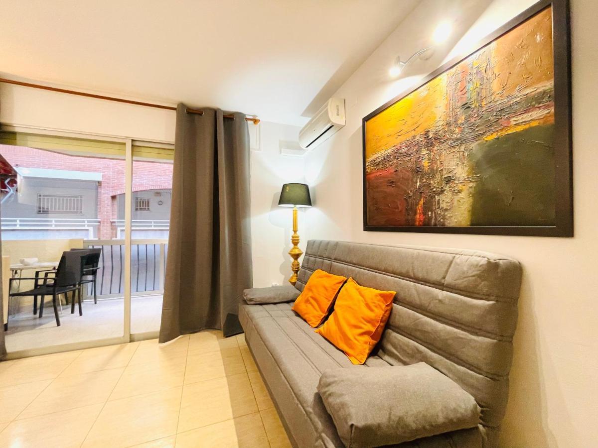 Renovado Apartamento En Zona Residencial A Pasos Del Mar Салоу Екстер'єр фото