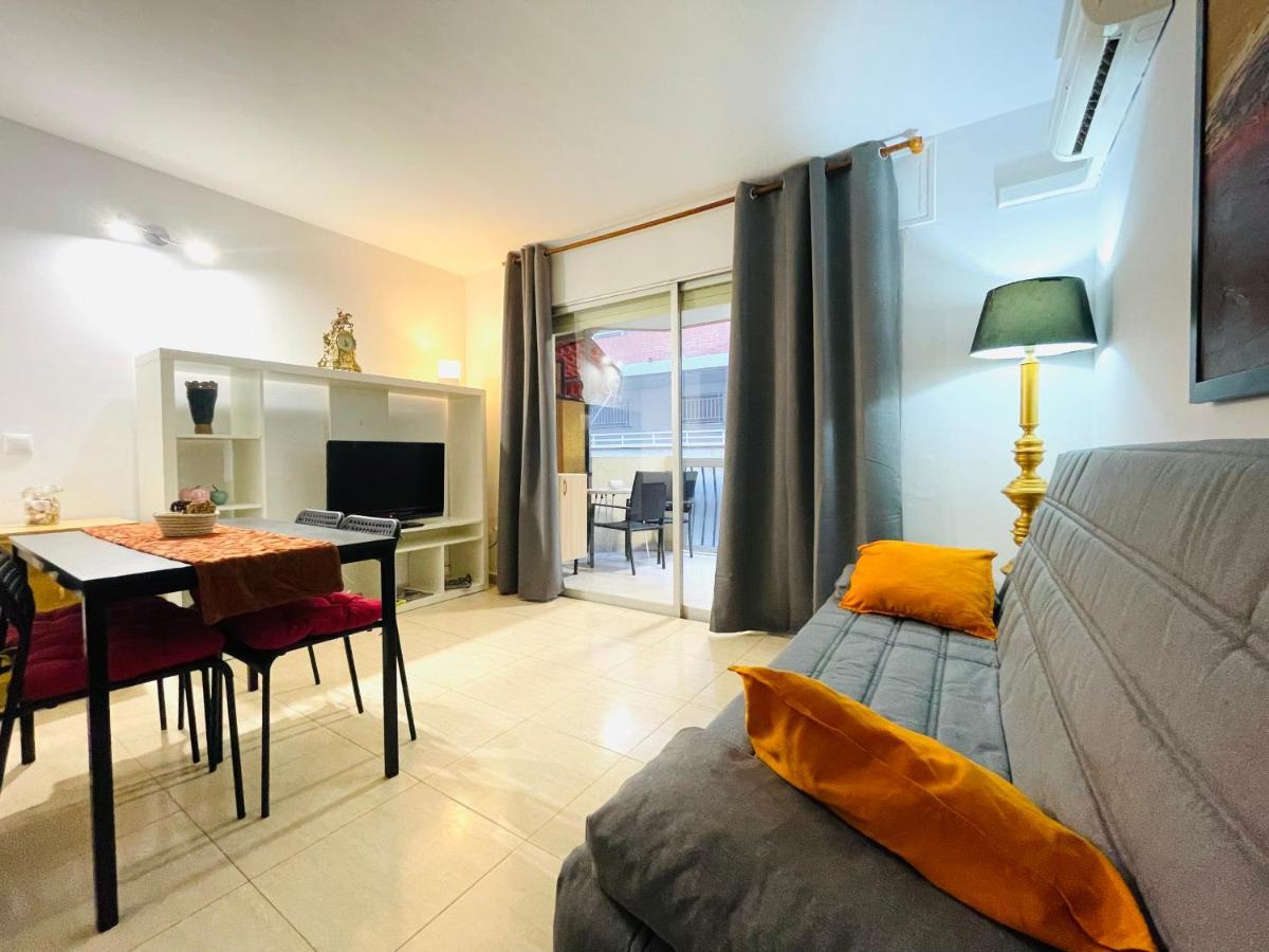 Renovado Apartamento En Zona Residencial A Pasos Del Mar Салоу Екстер'єр фото